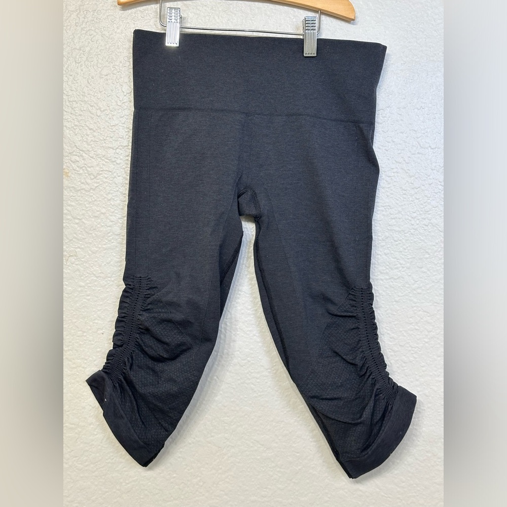 Lululemon Black Capri Leggings